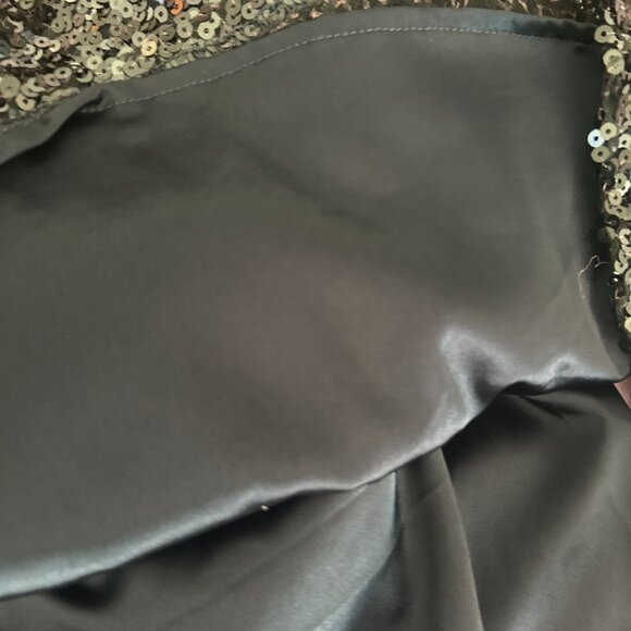 Gorgeous emerald green sequined French Connection mini dress, size 6. - Picture 3 of 3